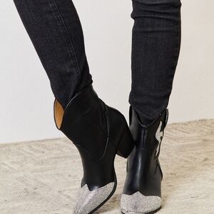 East Lion Corp Rhinestone Pointed Boots